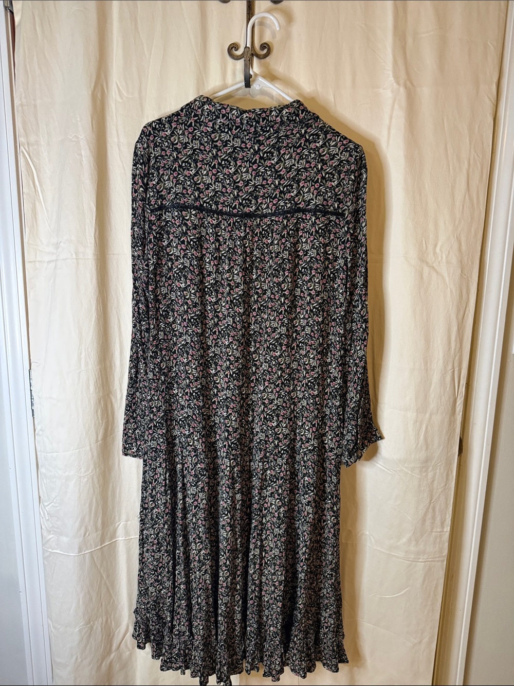 easel Black Floral Maxi Dress with Pink and Cream Accents - Picture 4 of 8